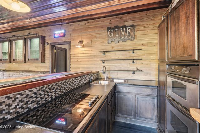 4123 Sanctuary Bluff Ln, Louisville, KY 40241