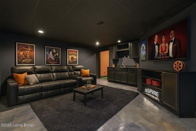 4123 Sanctuary Bluff Ln, Louisville, KY 40241