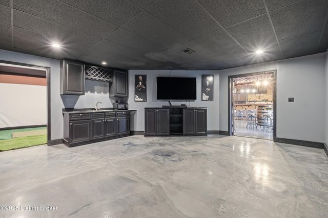 4123 Sanctuary Bluff Ln, Louisville, KY 40241