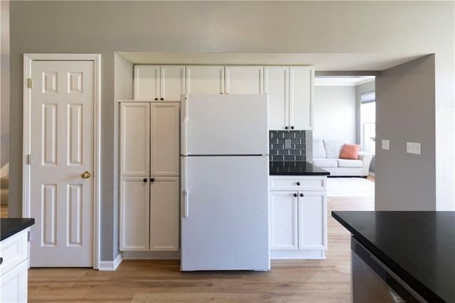 21083 W 118th Terrace, Olathe, KS 66061