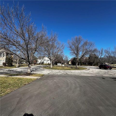 21083 W 118th Terrace, Olathe, KS 66061