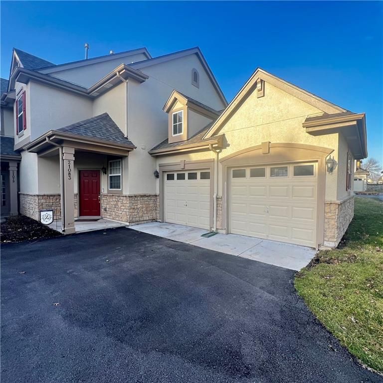 21083 W 118th Terrace, Olathe, KS 66061