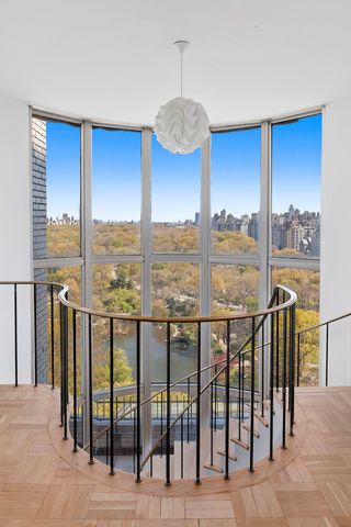 24 CENTRAL Park S PHE, New York City, NY 10019