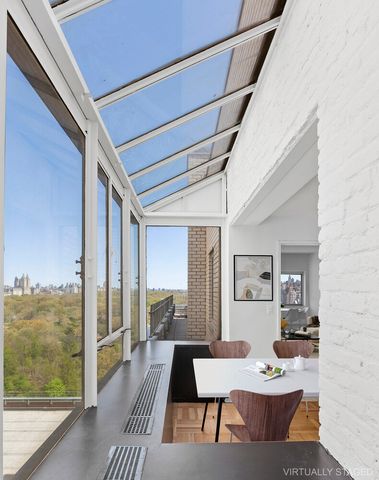 24 CENTRAL Park S PHE, New York City, NY 10019