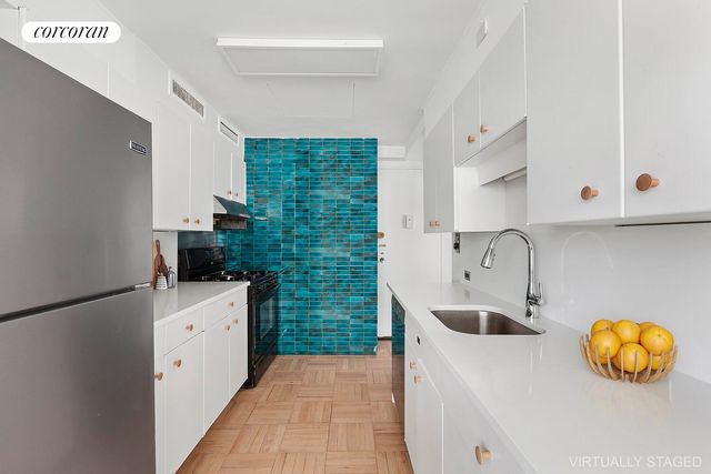 24 CENTRAL Park S PHE, New York City, NY 10019