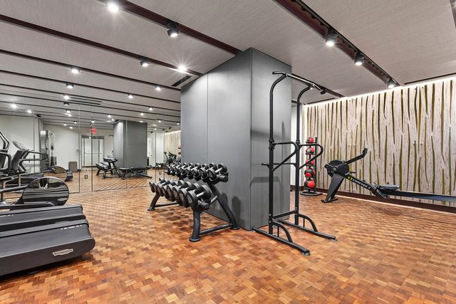 24 CENTRAL Park S PHE, New York City, NY 10019