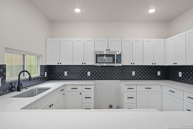 114 Packard St, San Antonio, TX 78211