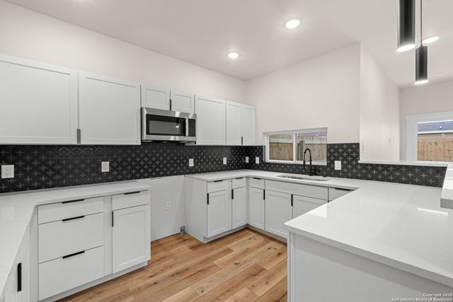 114 Packard St, San Antonio, TX 78211