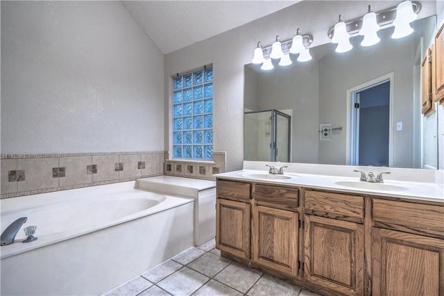 1009 Oaklands DR, Round Rock, TX 78681