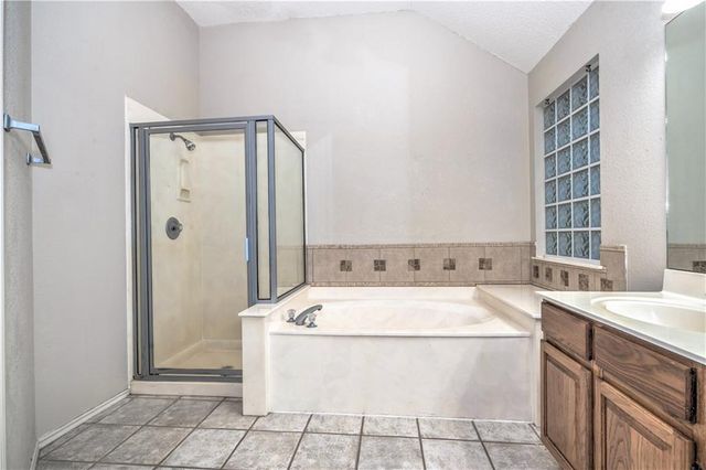 1009 Oaklands DR, Round Rock, TX 78681