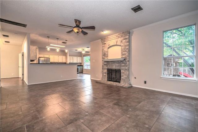 1009 Oaklands DR, Round Rock, TX 78681