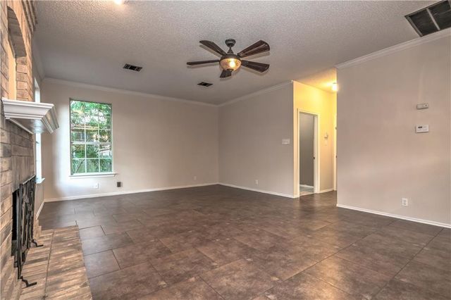 1009 Oaklands DR, Round Rock, TX 78681