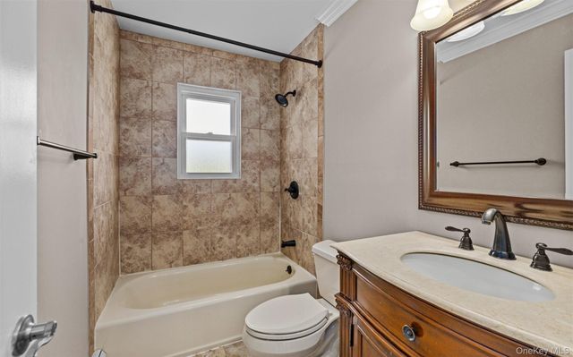 392 Philadelphia Avenue, Massapequa Park, NY 11762