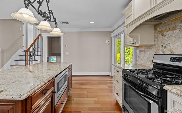 392 Philadelphia Avenue, Massapequa Park, NY 11762