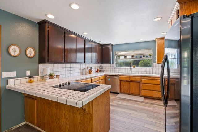 695 Hospital Road, Hollister, CA 95023