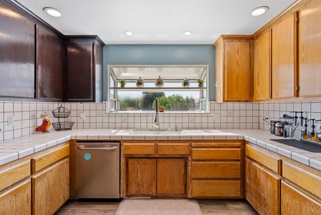 695 Hospital Road, Hollister, CA 95023