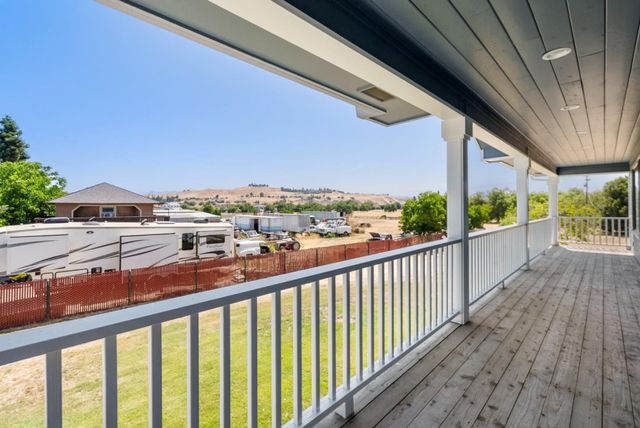 695 Hospital Road, Hollister, CA 95023