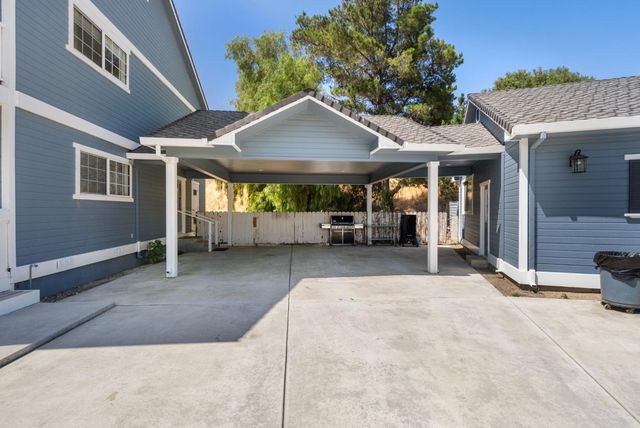 695 Hospital Road, Hollister, CA 95023