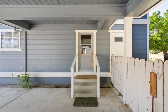 695 Hospital Road, Hollister, CA 95023