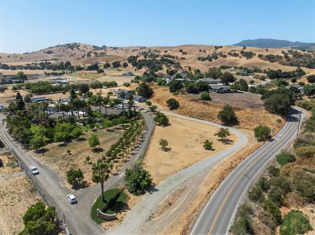 695 Hospital Road, Hollister, CA 95023
