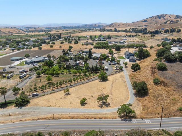 695 Hospital Road, Hollister, CA 95023