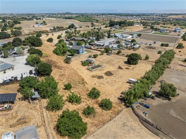 695 Hospital Road, Hollister, CA 95023