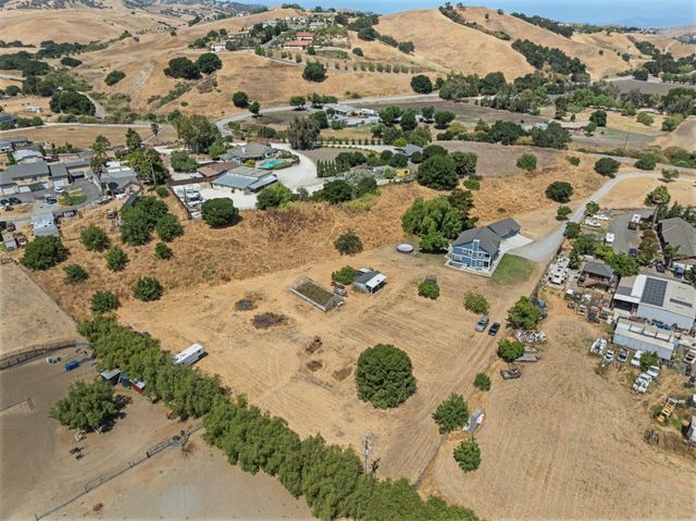 695 Hospital Road, Hollister, CA 95023