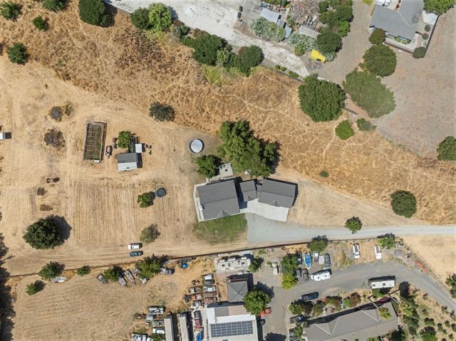 695 Hospital Road, Hollister, CA 95023