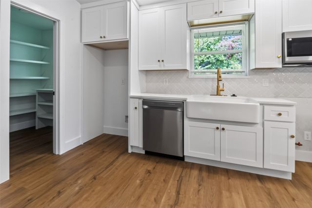 1708 HIGH POINT Circle, Garland, TX 75041