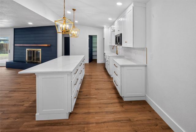 1708 HIGH POINT Circle, Garland, TX 75041