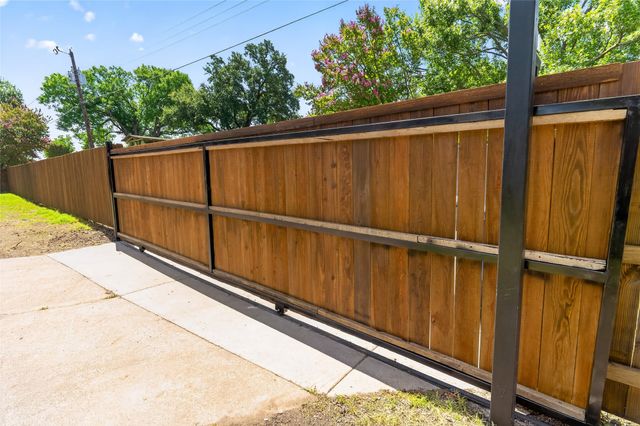 1708 HIGH POINT Circle, Garland, TX 75041