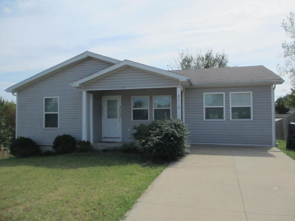 2512 EMERY DR, Columbia, MO 65202