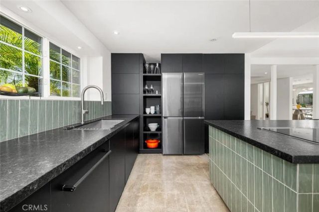 25121 Ericson Way, Laguna Hills, CA 92653