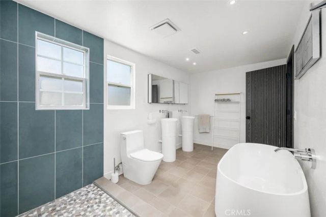 25121 Ericson Way, Laguna Hills, CA 92653
