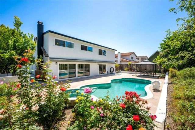 25121 Ericson Way, Laguna Hills, CA 92653