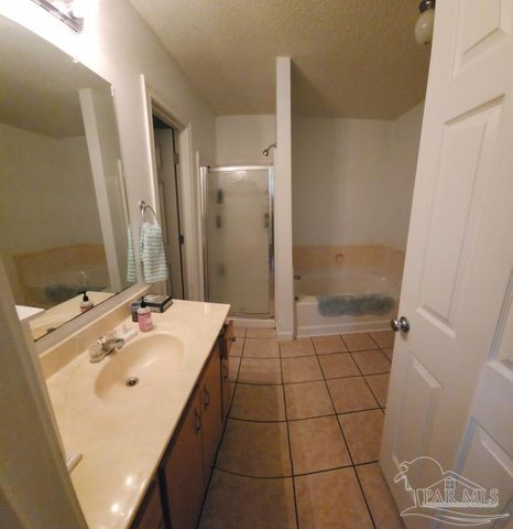 4342 Lorraine Ct, Gulf Breeze, FL 32563