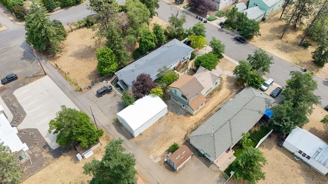 120 W 3rd St St, Cheney, WA 99004