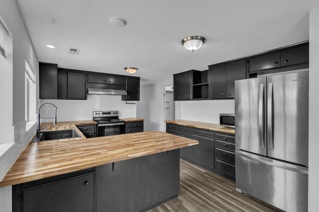 120 W 3rd St St, Cheney, WA 99004