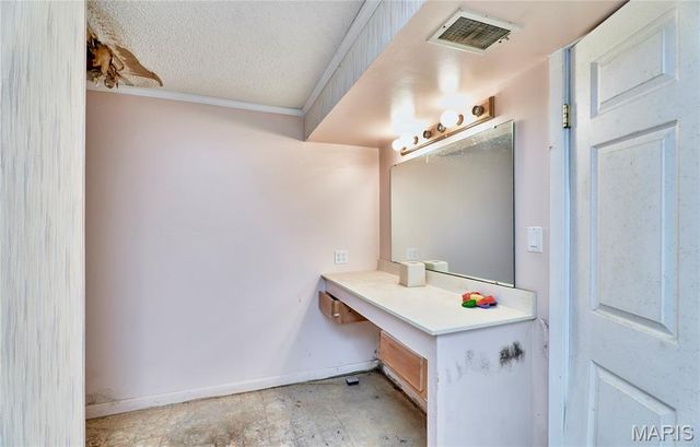 196 Absolut Lane, Troy, MO 63379