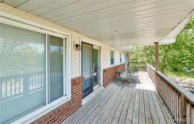 196 Absolut Lane, Troy, MO 63379