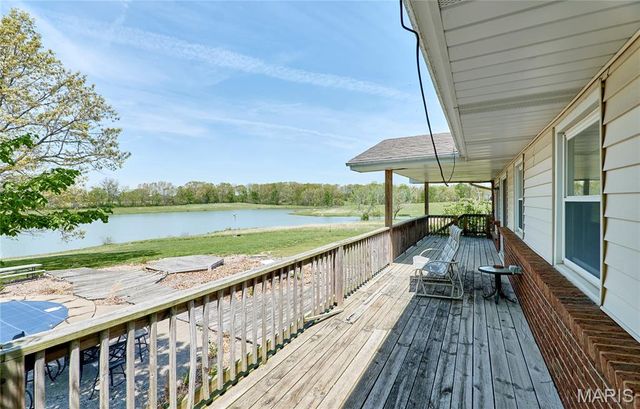 196 Absolut Lane, Troy, MO 63379