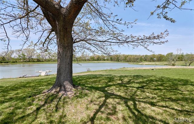 196 Absolut Lane, Troy, MO 63379
