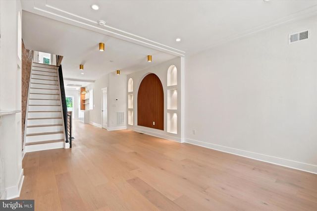 820 PIERCE ST, Philadelphia, PA 19148