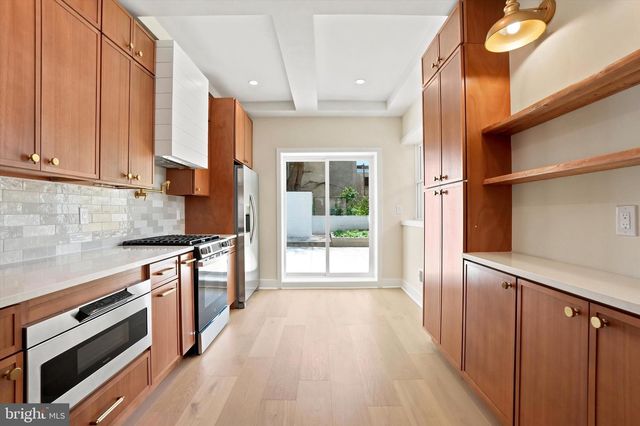 820 PIERCE ST, Philadelphia, PA 19148