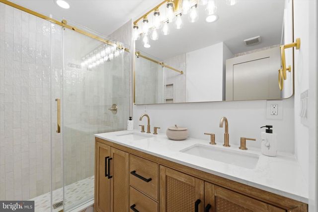 820 PIERCE ST, Philadelphia, PA 19148