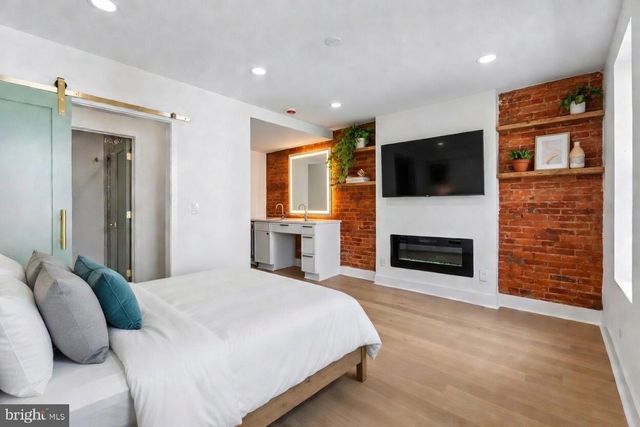820 PIERCE ST, Philadelphia, PA 19148