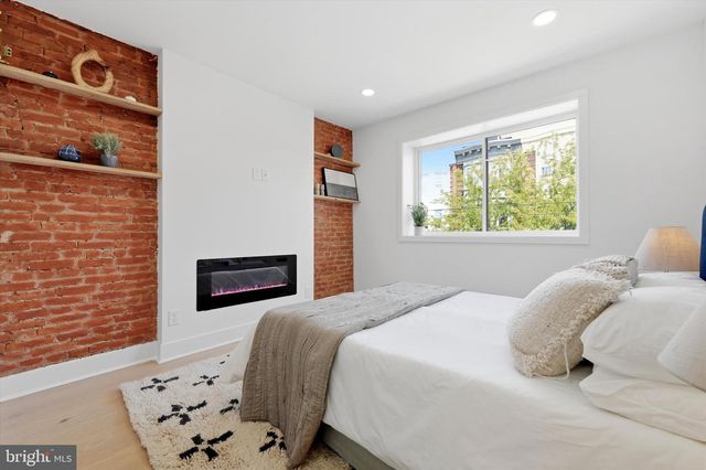 820 PIERCE ST, Philadelphia, PA 19148