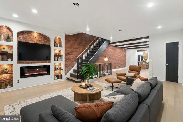 820 PIERCE ST, Philadelphia, PA 19148