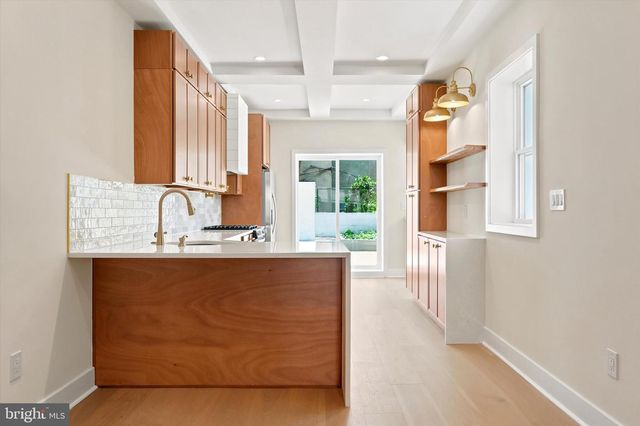 820 PIERCE ST, Philadelphia, PA 19148