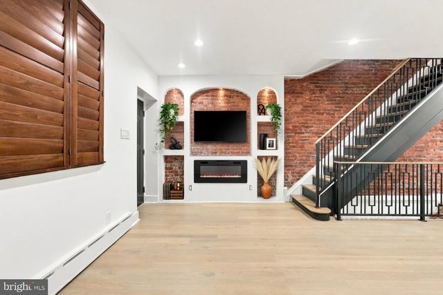 820 PIERCE ST, Philadelphia, PA 19148